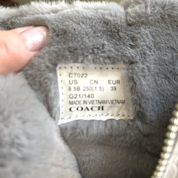 Brand new, never worn Coach ladies boots size 8.5 - Picture 5 of 5